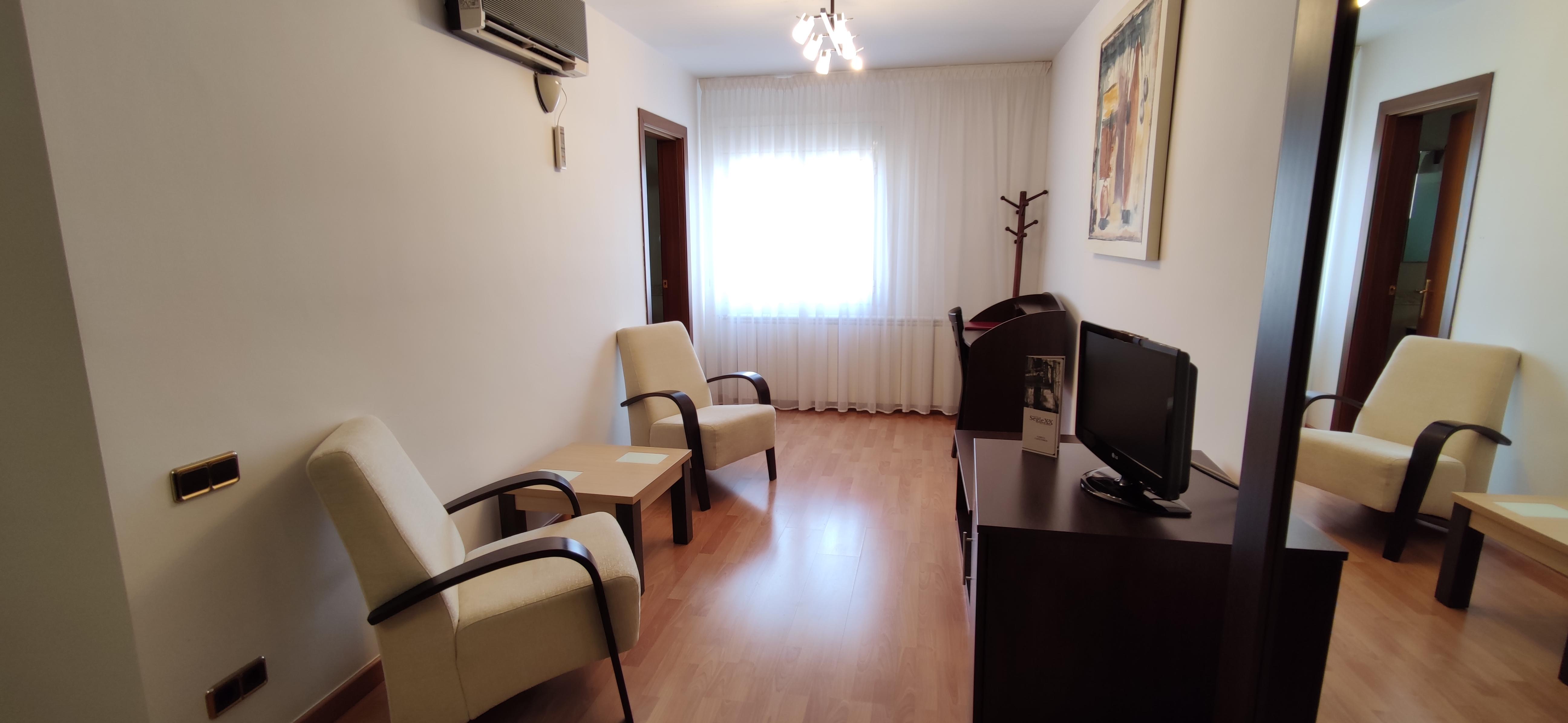 Hotel Segle XX Tremp Bagian luar foto