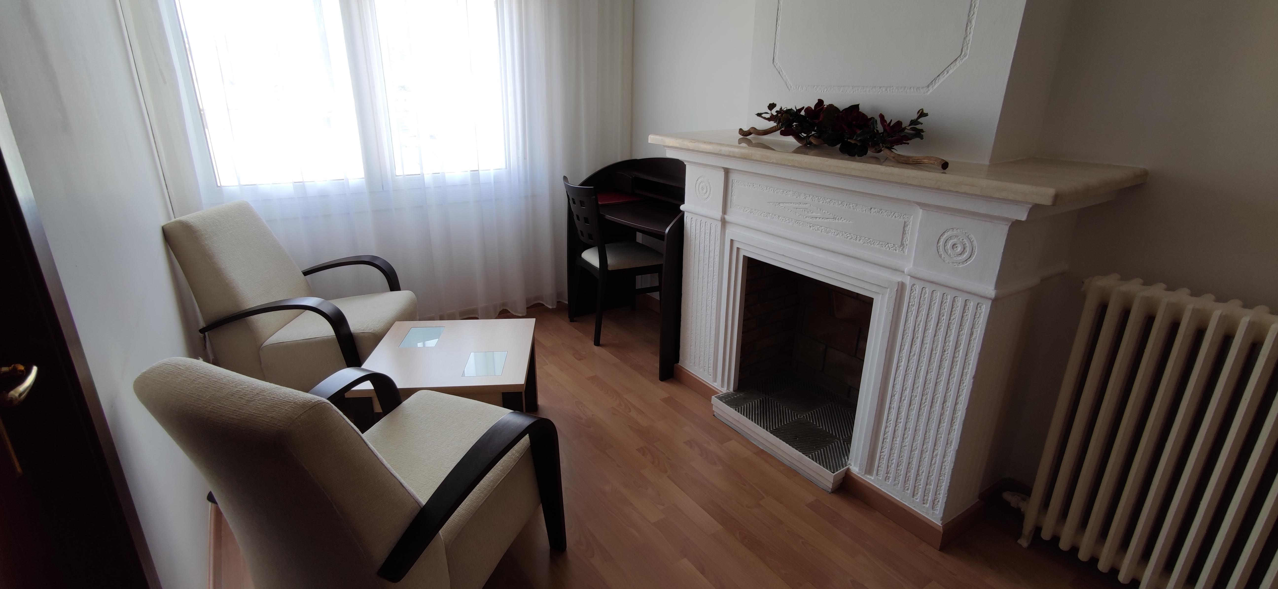 Hotel Segle XX Tremp Bagian luar foto