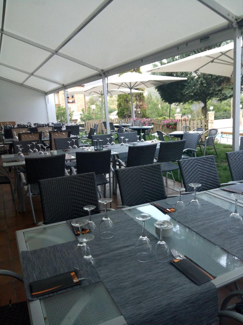 Hotel Segle XX Tremp Bagian luar foto