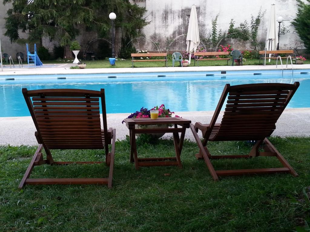 Hotel Segle XX Tremp Bagian luar foto