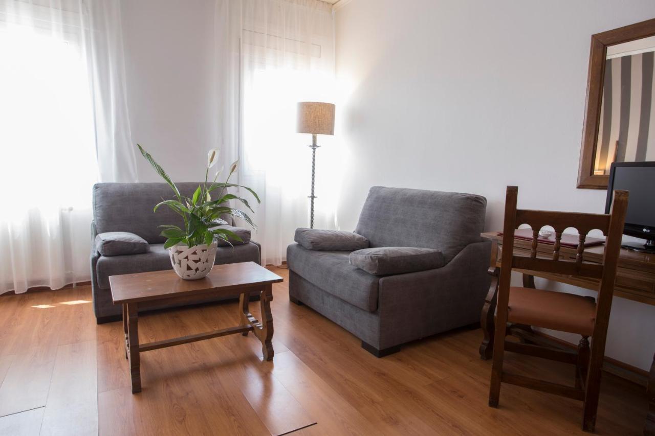Hotel Segle XX Tremp Bagian luar foto