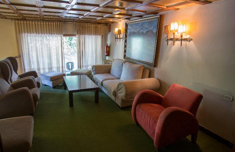 Hotel Segle XX Tremp Bagian luar foto