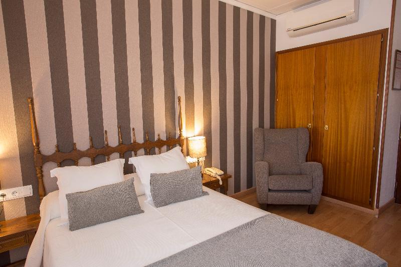 Hotel Segle XX Tremp Bagian luar foto